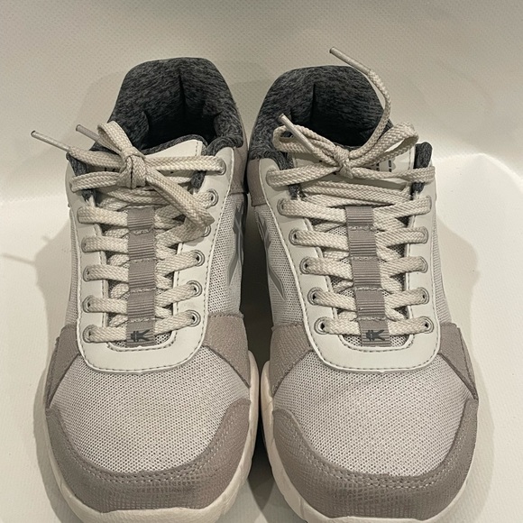 KURU Quantum Walking Lace-Up Shoes (201318), Women’s Size 7, Gray / White - Picture 2 of 6